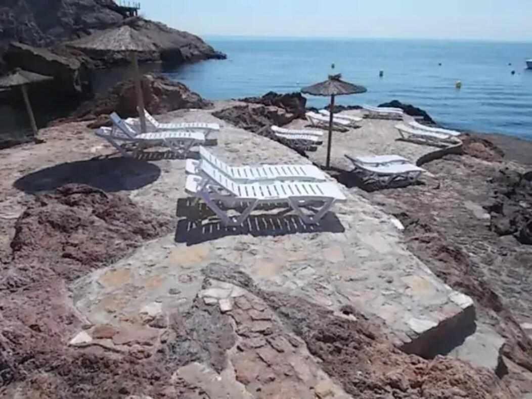 Capsasalbegur74 Terraza Sobre Mar Piscina Del Mar Apartment Екстериор снимка