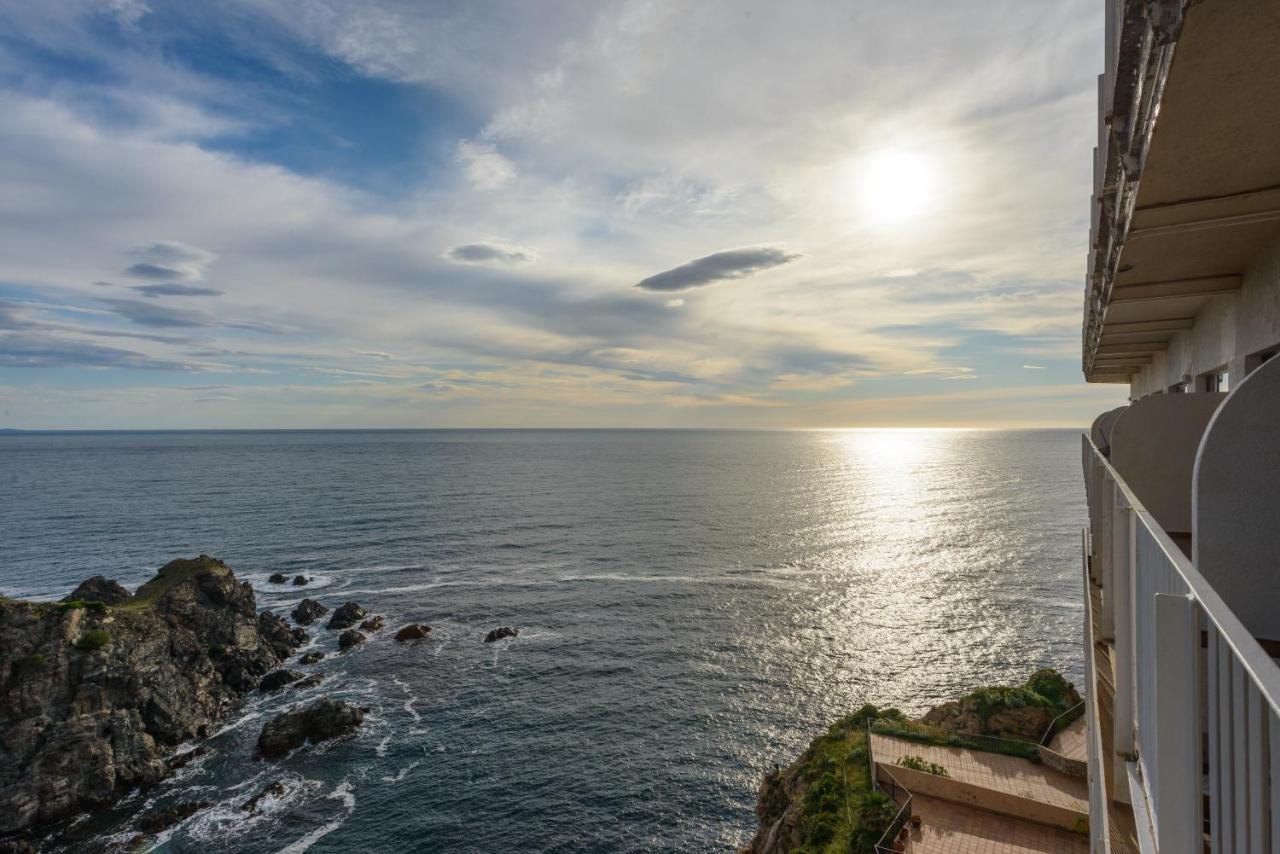 Capsasalbegur74 Terraza Sobre Mar Piscina Del Mar Apartment Екстериор снимка