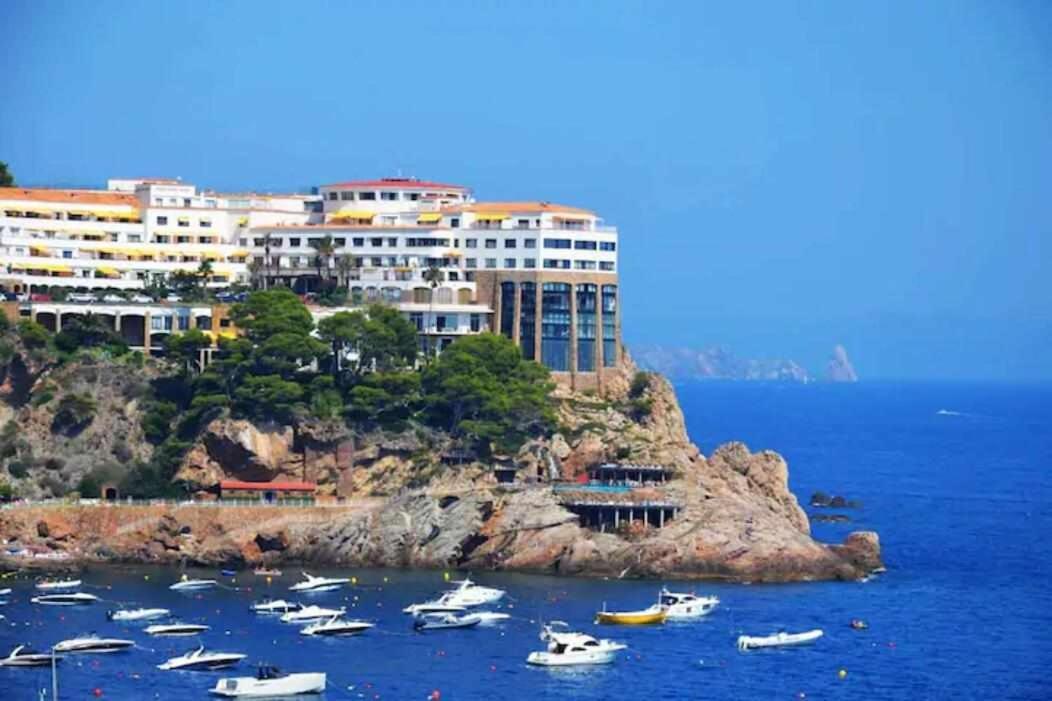 Capsasalbegur74 Terraza Sobre Mar Piscina Del Mar Apartment Екстериор снимка