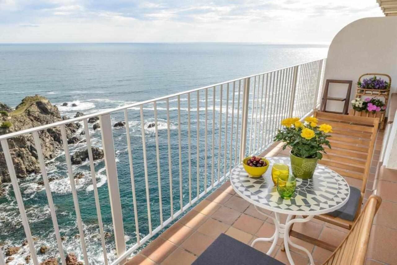 Capsasalbegur74 Terraza Sobre Mar Piscina Del Mar Apartment Екстериор снимка