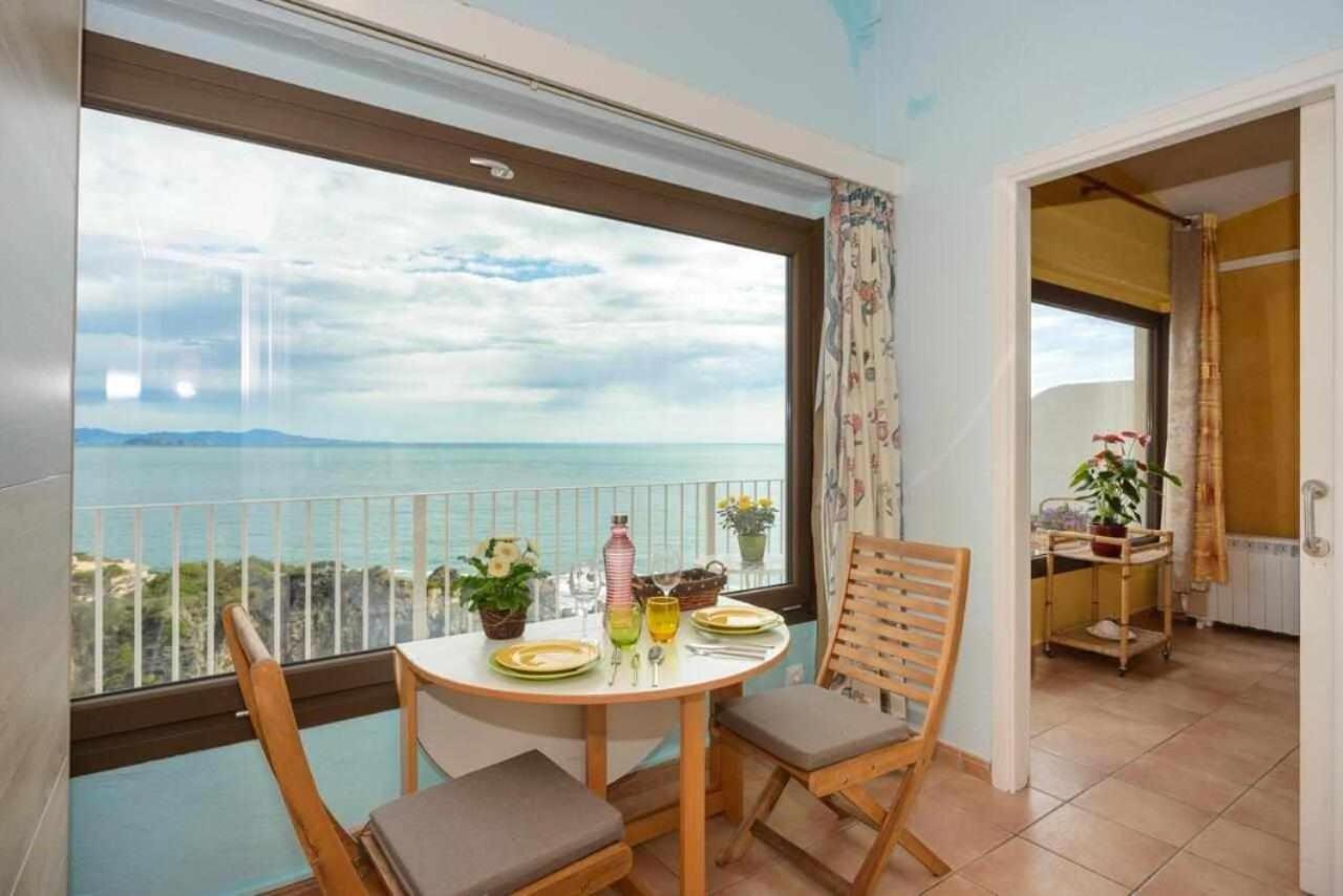 Capsasalbegur74 Terraza Sobre Mar Piscina Del Mar Apartment Екстериор снимка